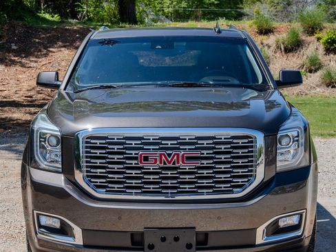 Used 2019 GMC Yukon Denali w/ Denali Ultimate Package image 8