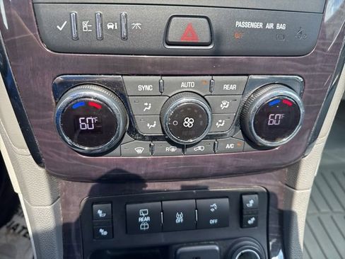 Used 2016 Buick Enclave Leather FWD image 27