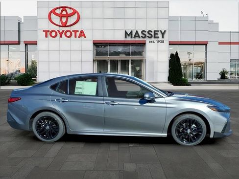 New 2026 Toyota Camry SE image 2