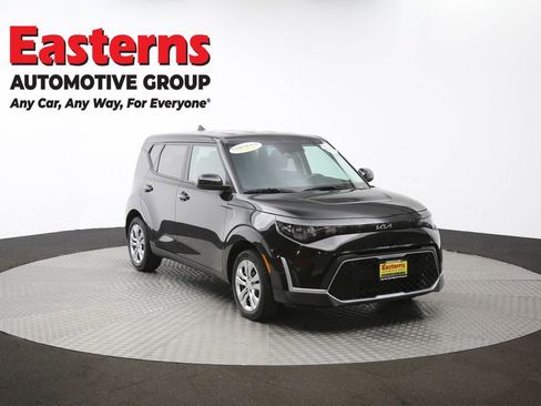 Used 2023 Kia Soul LX FWD image 48