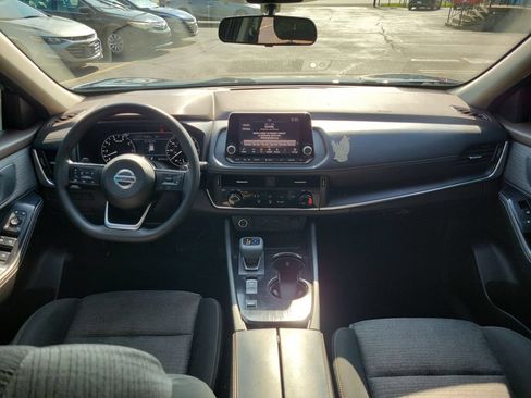 Used 2021 Nissan Rogue S FWD image 11