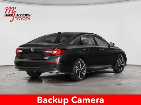 Used 2022 Honda Accord Sport image 3