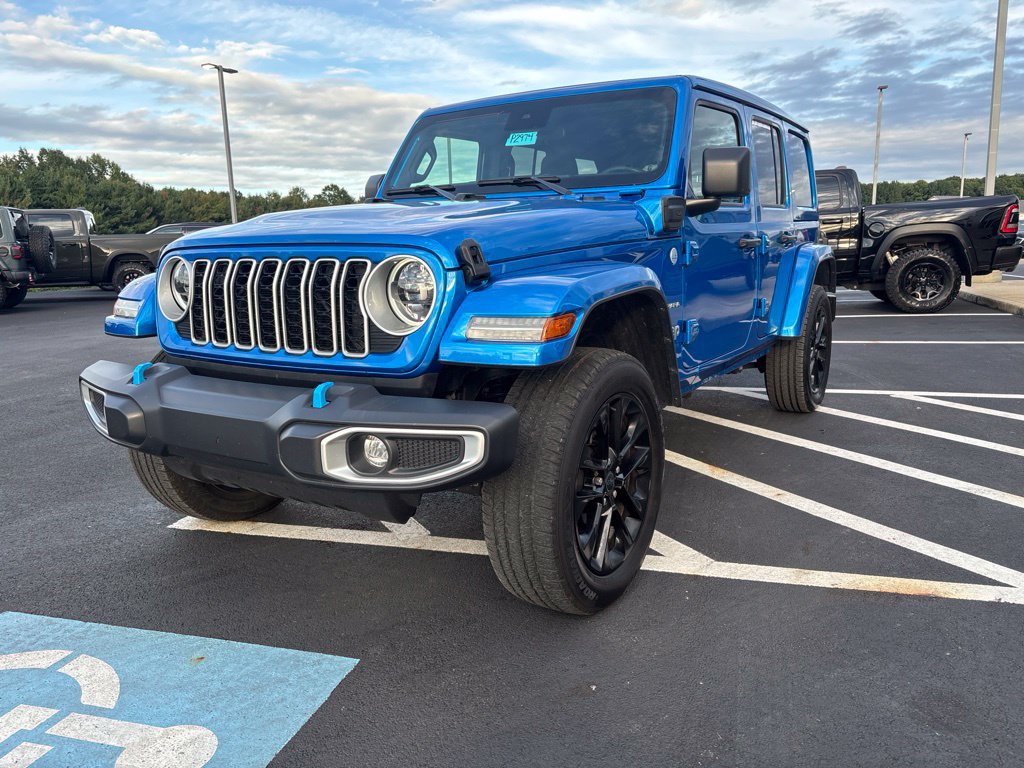 Used 2024 Jeep Wrangler Unlimited Sahara AWD/4WD image 5