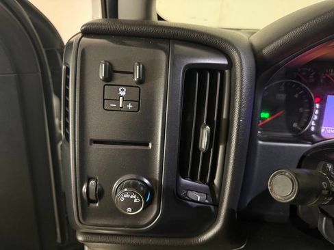 Used 2019 Chevrolet Silverado 2500 W/T AWD/4WD image 14