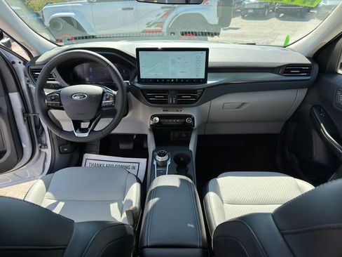 Used 2025 Ford Escape SE FWD image 16