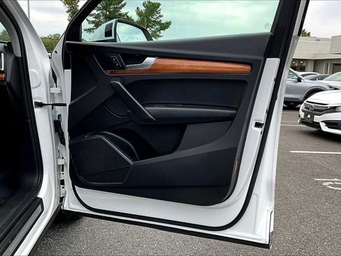 Used 2021 Audi Q5 Premium image 21