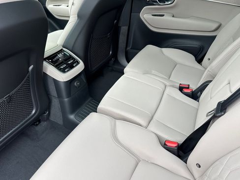 New 2026 Volvo XC90 T8 Plus w/ Protection Package Premier AWD/4WD image 12