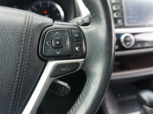 Used 2015 Toyota Highlander Limited Platinum FWD image 8