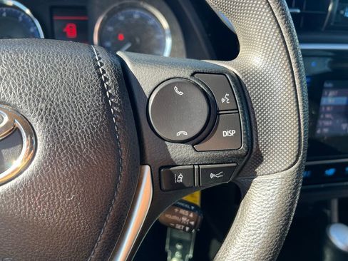 Used 2019 Toyota Corolla LE image 31