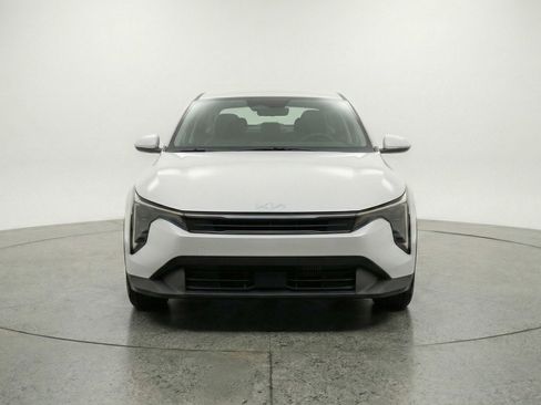 Used 2025 Kia K4 LXS image 2