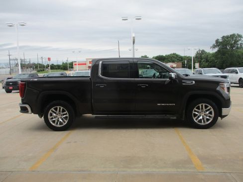 Used 2021 GMC Sierra 1500 SLE w/ X31 Off-Road Package AWD/4WD image 8