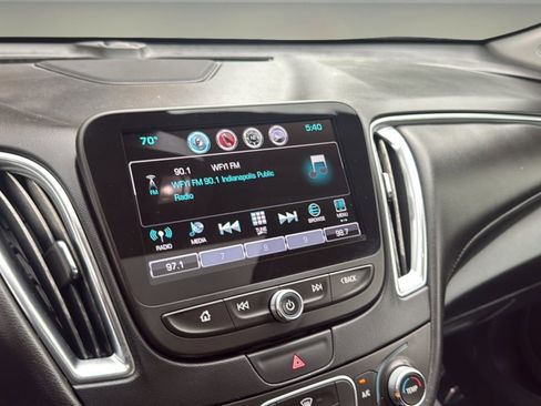 Used 2017 Chevrolet Malibu LT w/ Leather Package FWD image 11