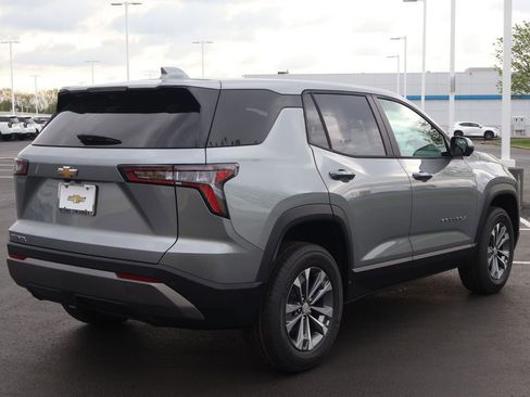 New 2026 Chevrolet Equinox LT w/ Convenience Package II FWD image 8