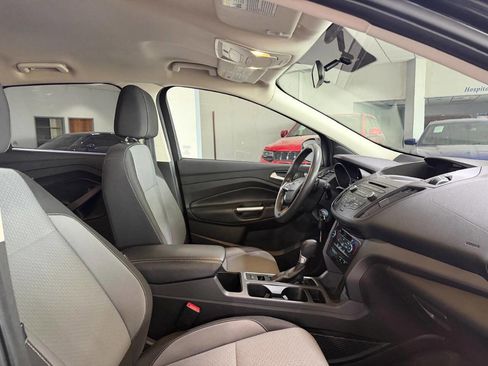 Used 2017 Ford Escape SE image 27