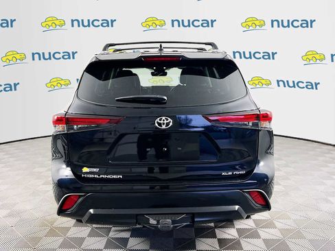 Used 2024 Toyota Highlander XLE image 6