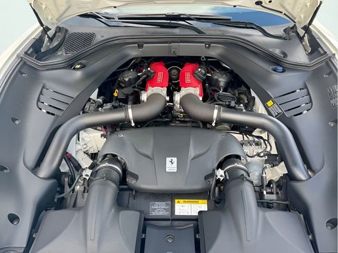 Used 2015 Ferrari California T RWD image 7