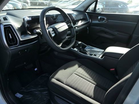 New 2026 Kia Sorento LX image 9