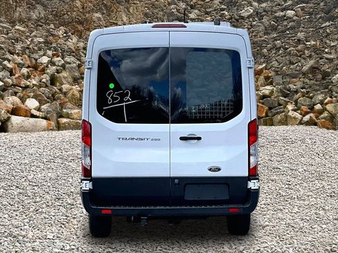 Used 2016 Ford Transit 250 130 Medium Roof RWD image 4