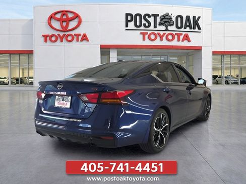 Used 2023 Nissan Altima 2.5 SR w/ SR Premium Package FWD image 4