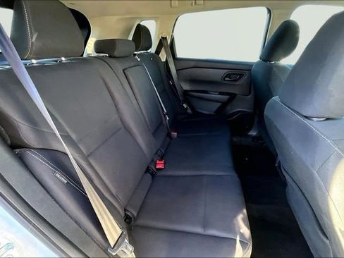 Used 2024 Nissan Rogue S image 17