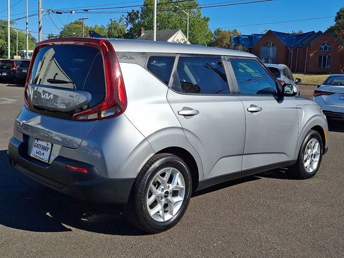 Certified 2022 Kia Soul LX w/ Technology Package image 7