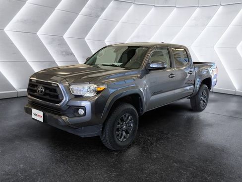 Used 2021 Toyota Tacoma SR5 w/ Technology Package AWD/4WD image 3