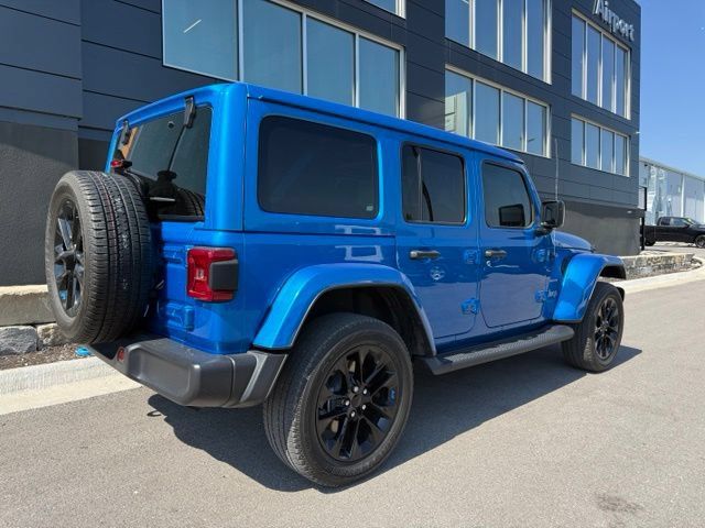 Used 2023 Jeep Wrangler Unlimited Sahara w/ Cold Weather Group AWD/4WD image 3
