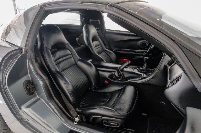Used 2003 Chevrolet Corvette Coupe w/ Preferred Equipment Group RWD image 28