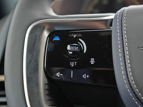 New 2026 INFINITI QX80 4WD image 9