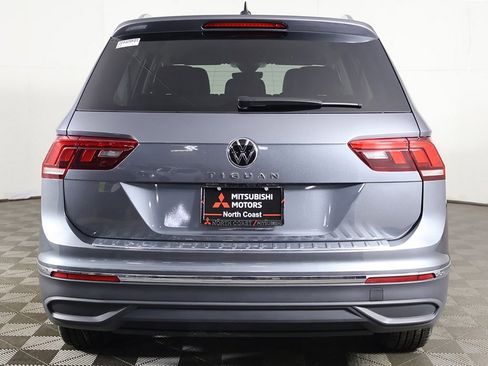 Used 2024 Volkswagen Tiguan SE image 11