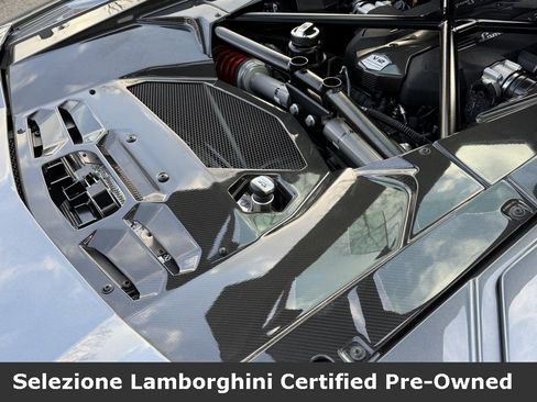 Used 2018 Lamborghini Aventador S image 16