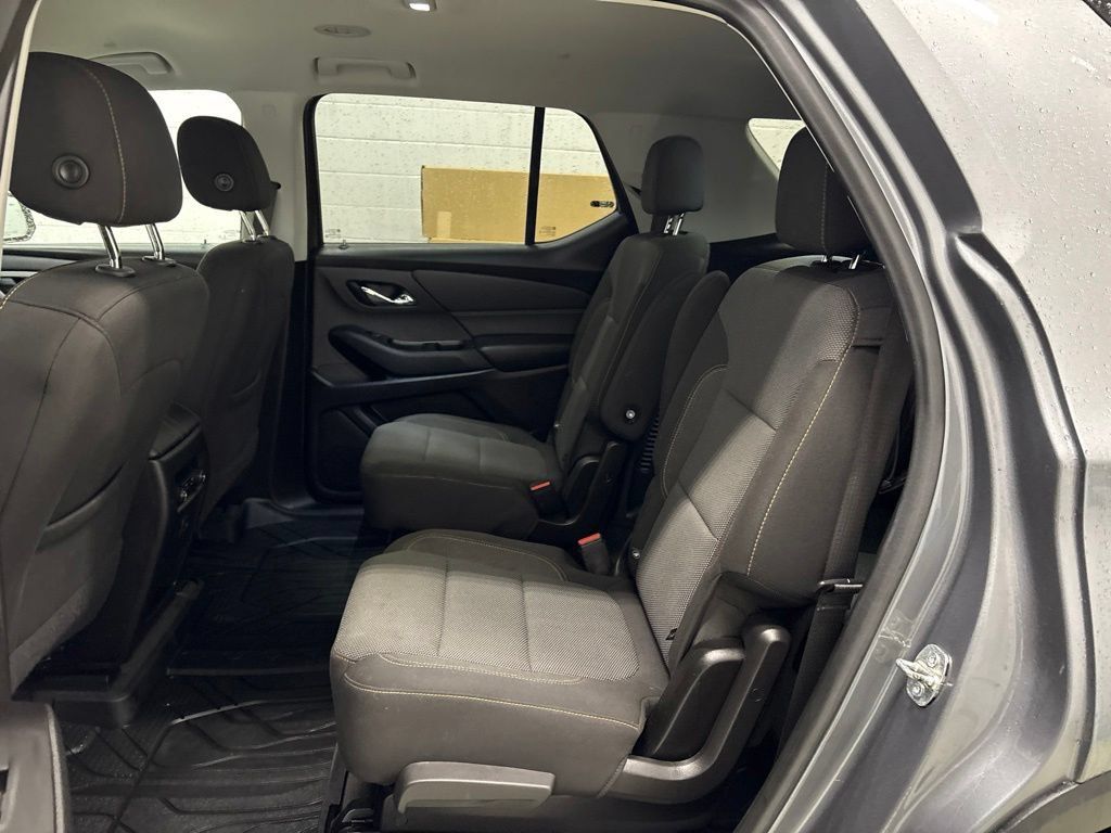 Used 2020 Chevrolet Traverse LT AWD/4WD image 32