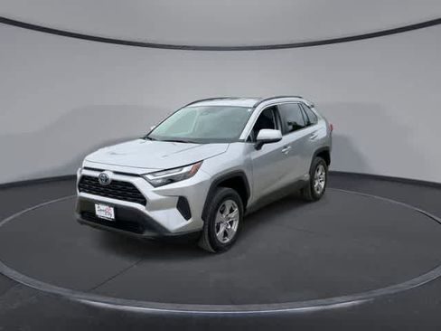 Certified 2024 Toyota RAV4 XLE AWD/4WD image 4