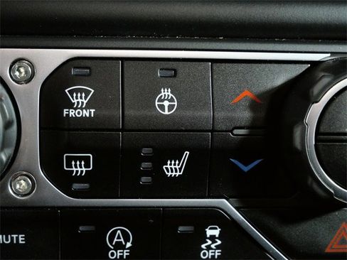 Used 2022 Jeep Wrangler Unlimited Sahara w/ Cold Weather Group image 24