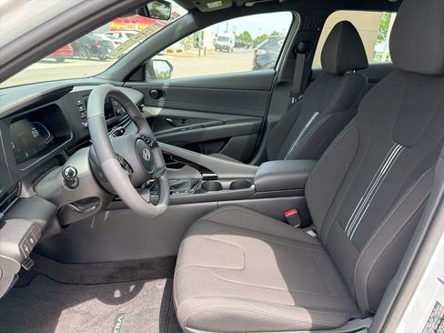 New 2026 Hyundai Elantra SEL Sport FWD image 18