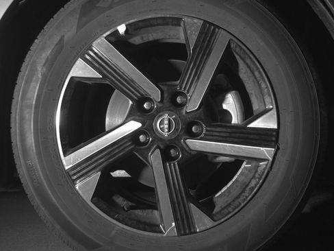 Used 2025 Nissan Sentra SV image 13