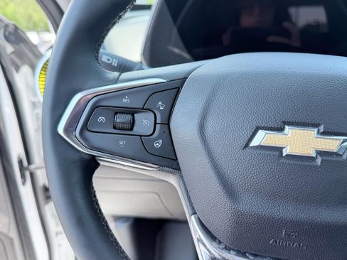 Used 2024 Chevrolet Trax LT w/ LT Convenience Package FWD image 13