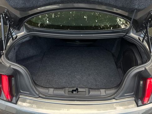 Used 2020 Ford Mustang Shelby GT500 w/ Technology Package image 39