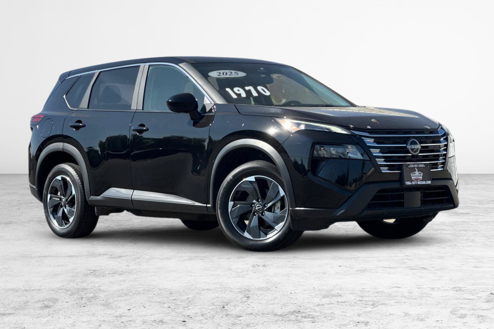 Certified 2025 Nissan Rogue SV AWD/4WD image 2