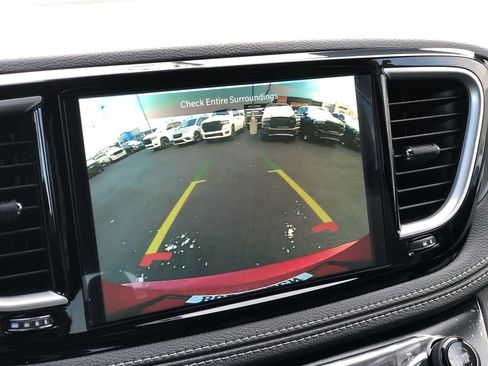 New 2026 Chrysler Pacifica Select image 30