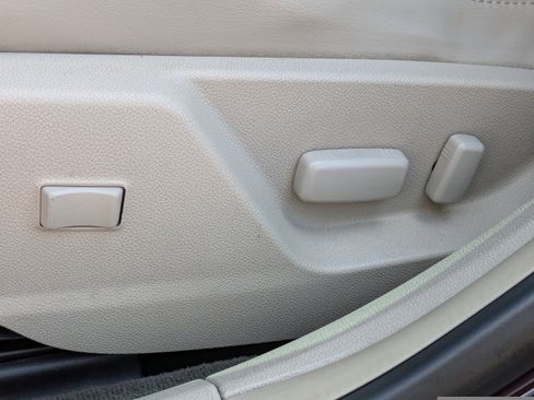 Used 2010 Cadillac CTS Premium image 16