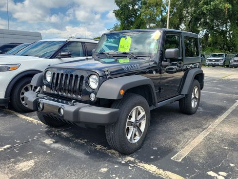 Used 2017 Jeep Wrangler Sport AWD/4WD image 3