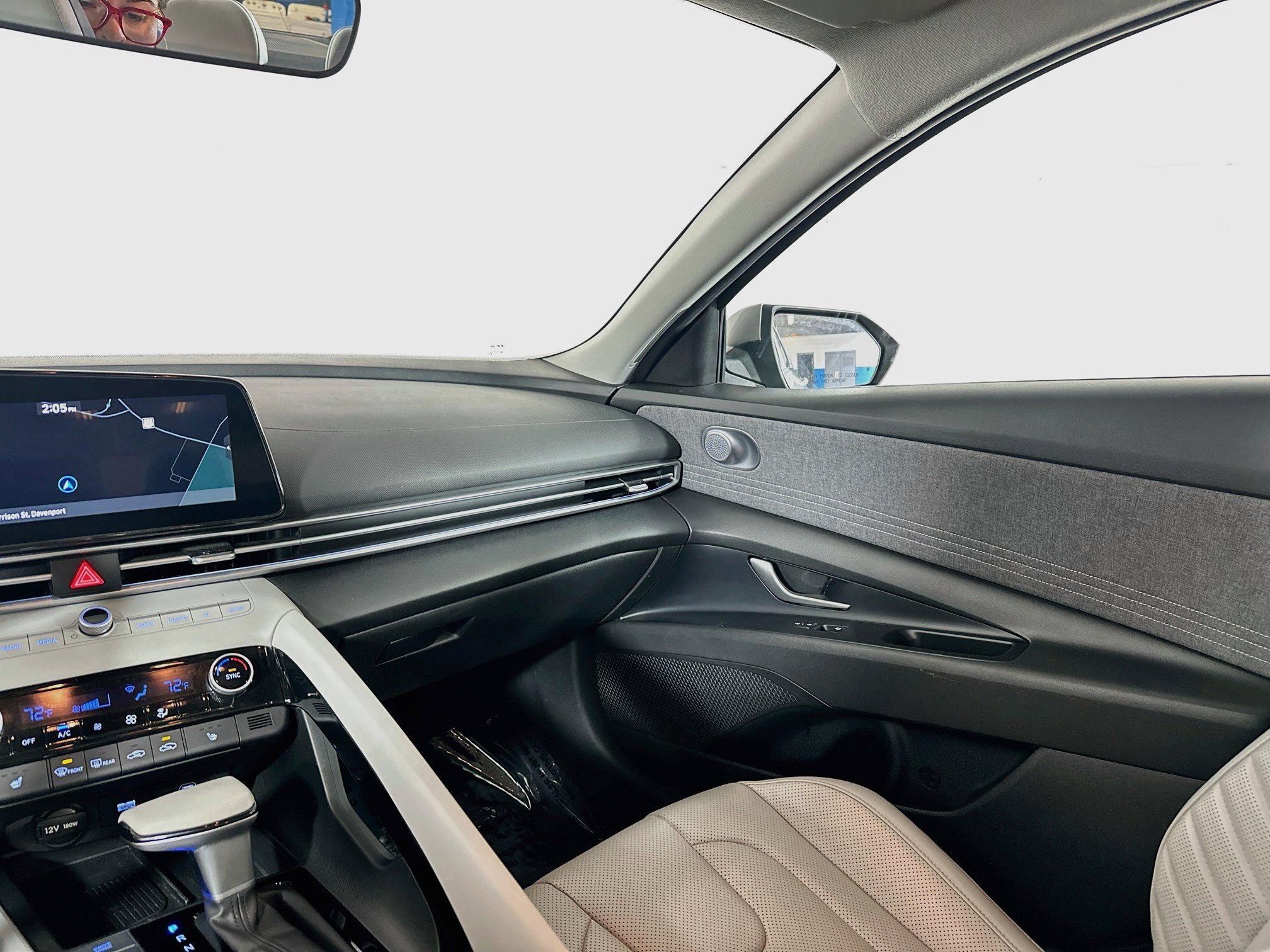Certified 2025 Hyundai Elantra Limited FWD image 24