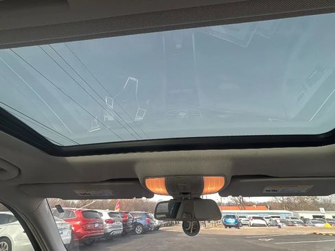 Used 2014 Mercedes-Benz E 350 Sedan image 32