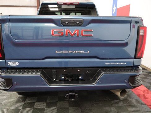 Used 2024 GMC Sierra 2500 Denali w/ Denali Reserve Package AWD/4WD image 12