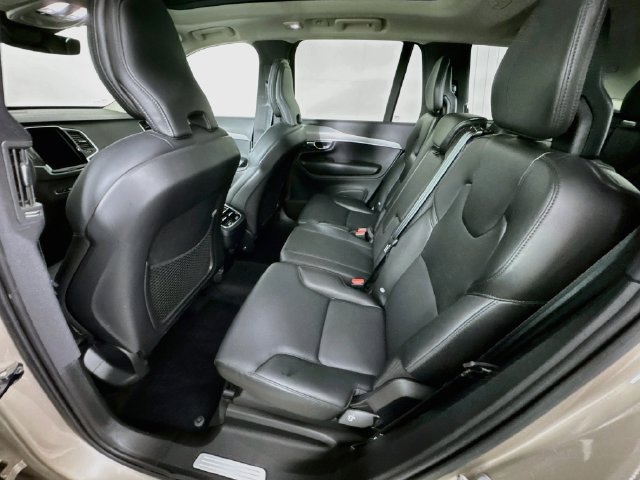 Used 2023 Volvo XC90 B5 Core AWD/4WD image 22