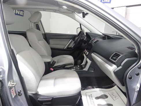 Used 2018 Subaru Forester 2.5i Premium AWD/4WD image 22