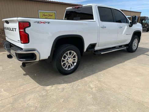 Used 2025 Chevrolet Silverado 2500 LTZ w/ LTZ Convenience Package image 2