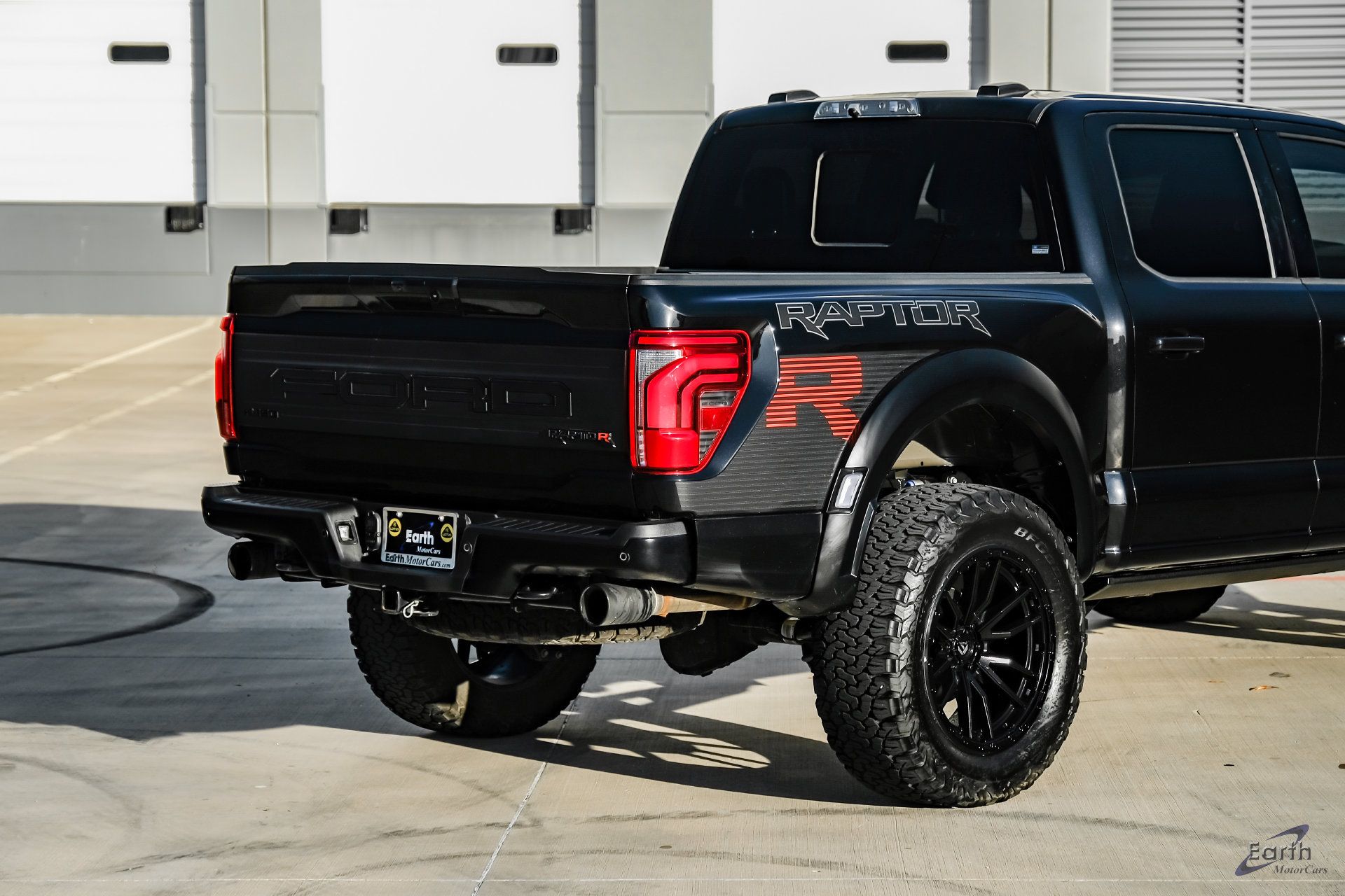 Used 2025 Ford F150 Raptor w/ Equipment Group 803A Raptor R AWD/4WD image 14
