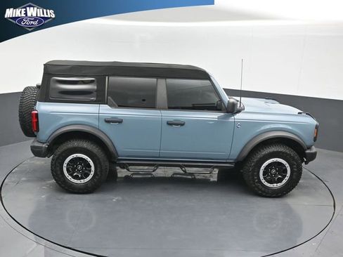 Used 2023 Ford Bronco Black Diamond w/ Sasquatch Package image 16